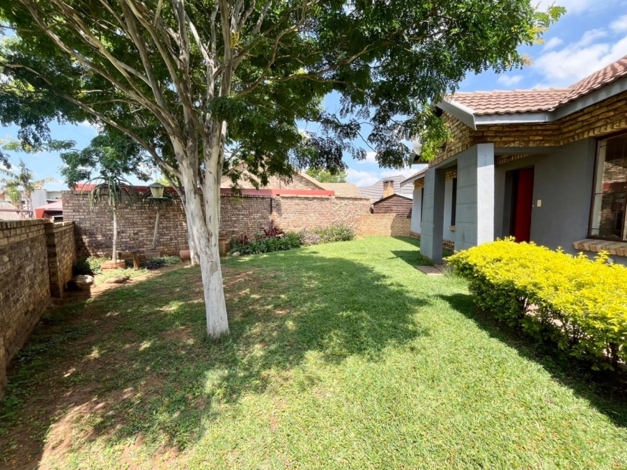 To Let 4 Bedroom Property for Rent in Waterval East North West